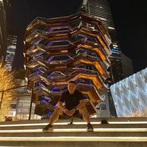 Meet your Posher, Leo